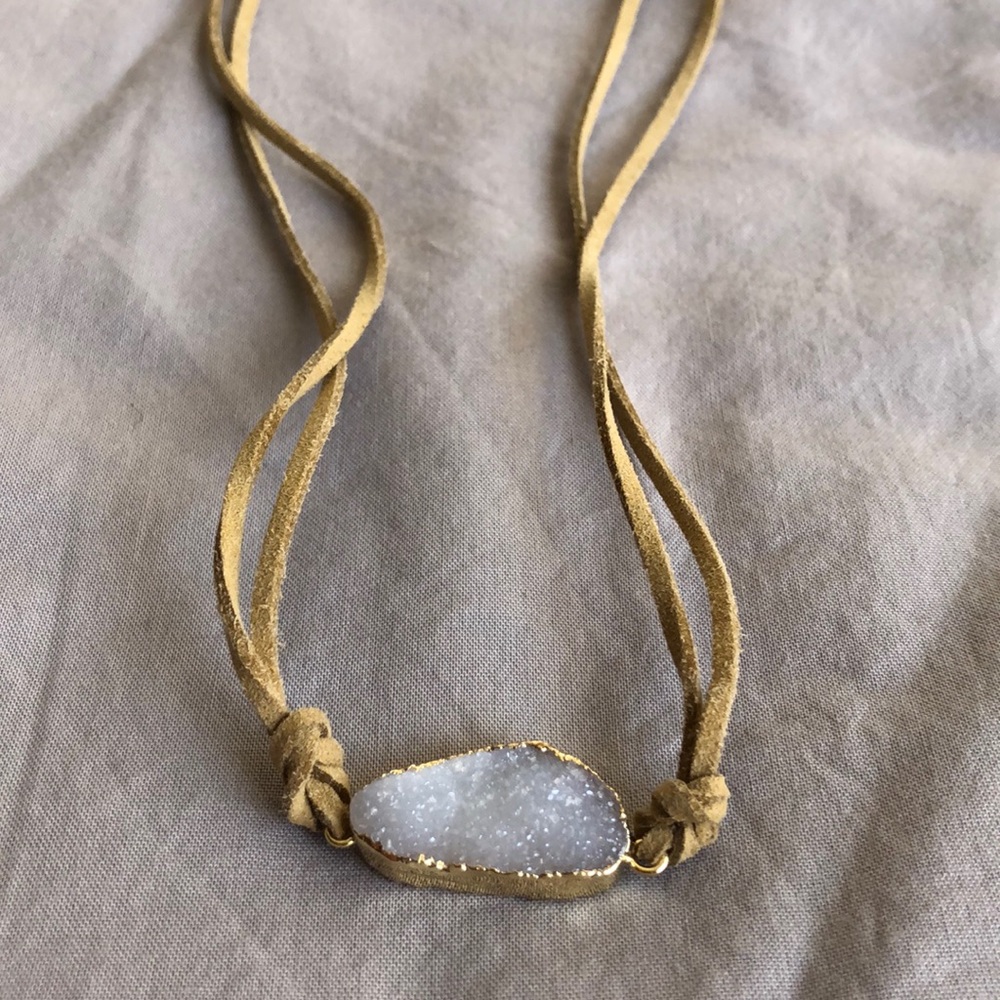 Druzy gemstone tan suede bracelet - Picture 2 of 5